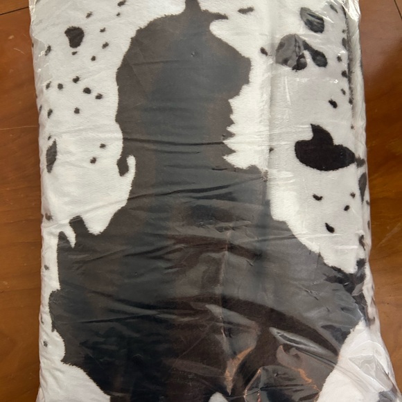 Cow Print Blanket 78.74'' X 90.55'' (200cm x 2230cm) NWT warm cozy blanket - Picture 8 of 8